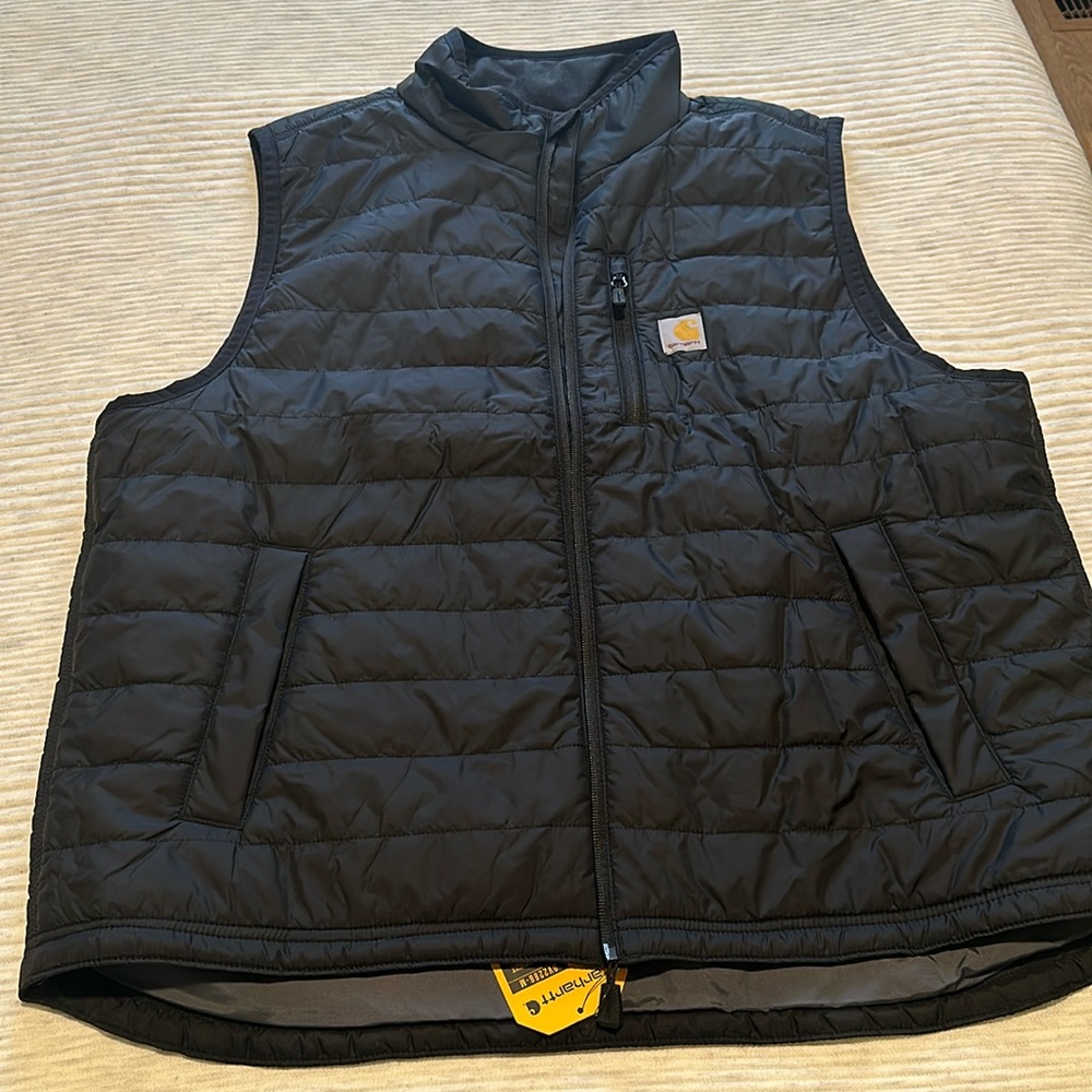 New men’s Carhartt Vest. Black. XL. Relaxed fit.